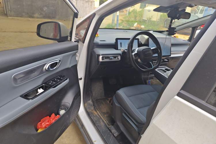 Used AION Y 2022 Plus 70 Enjoy Edition Driver Seat