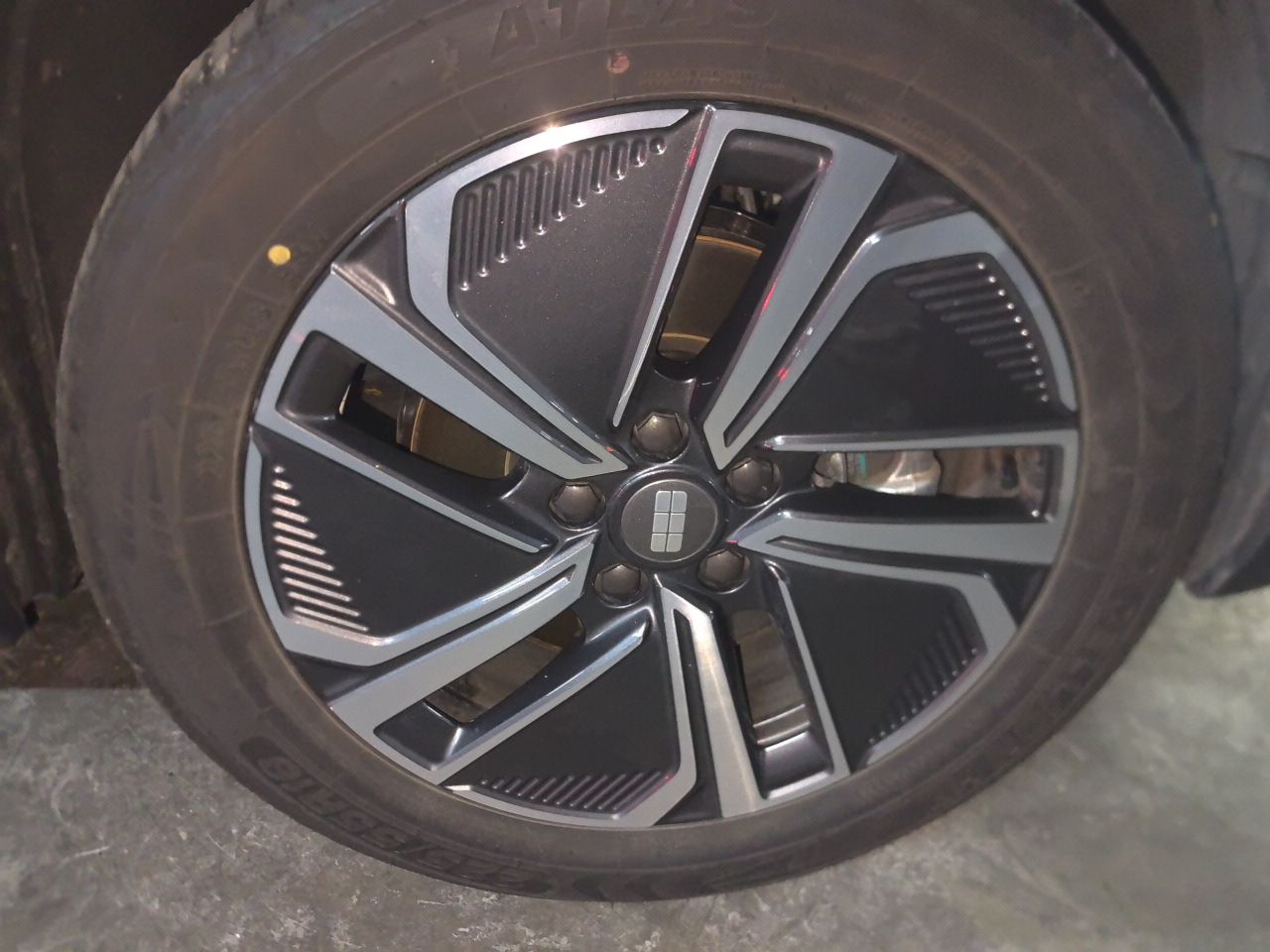 Geely Galaxy Xingjian 7 EM-i 2025 120km Exploration+ Version — снимка 5