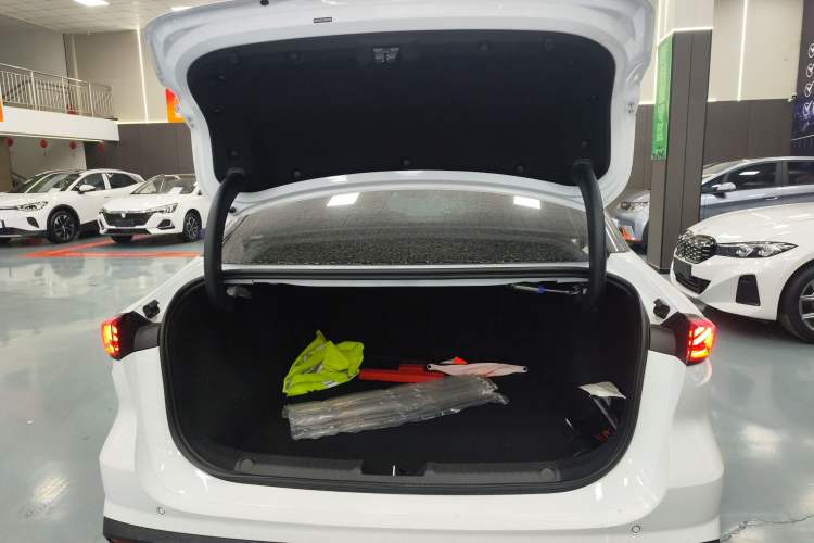 Used Geely Galaxy L6 2025 EM-i 140km Explorer+ Edition