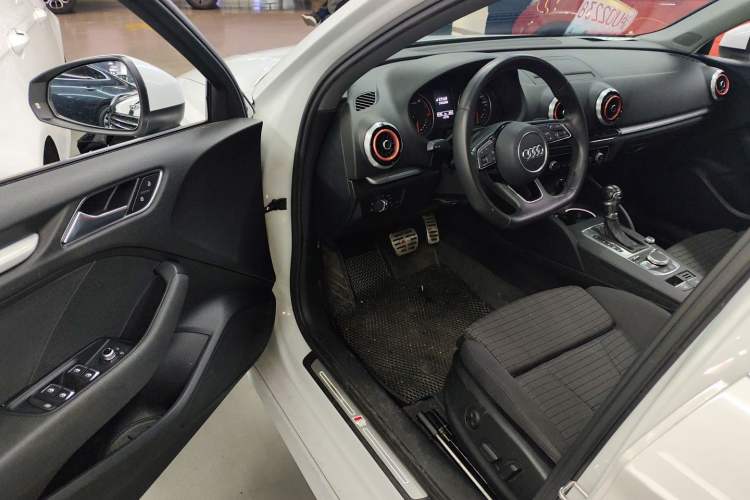 Used Audi A3 2019 Limousine 35 TFSI Sport Edition China V Emission Standard
