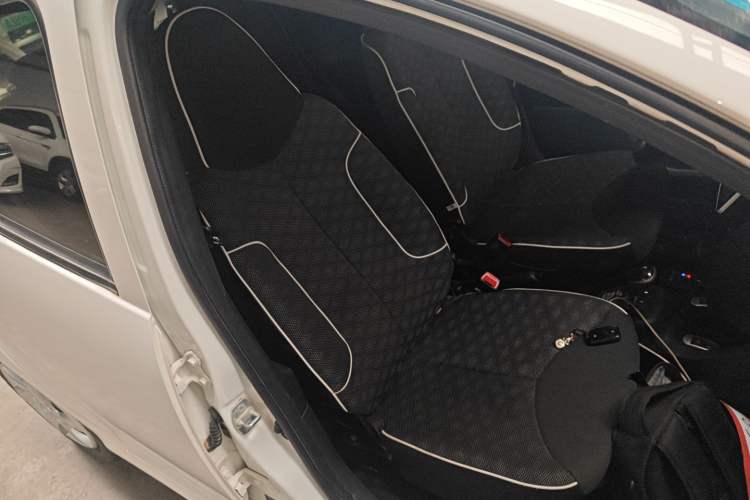 Used BYD F0 2015 1.0L AMT XuanKu Model Right Front Seat