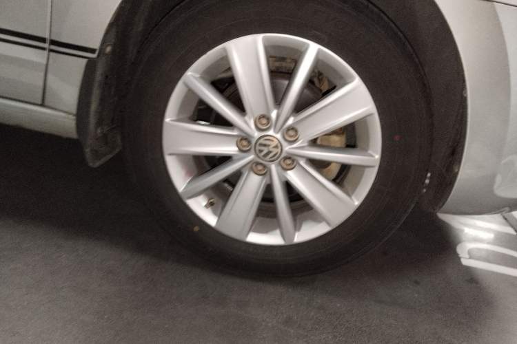 Used Volkswagen Jetta 2015 Value Edition 1.6L Manual Fashionable Style
