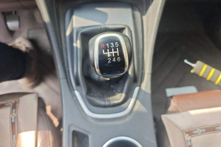 Used Haima V70 2016 2.0L Manual - Enjoyment Version 6 Seats