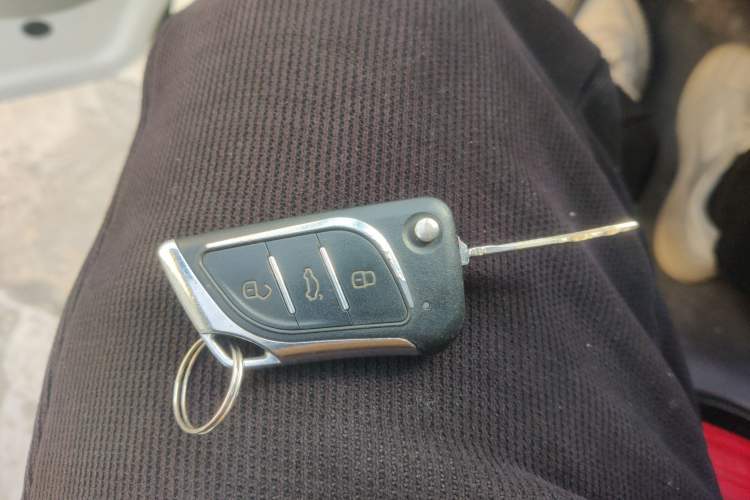 Used Jinbei New Hiace S 2018 1.5L Wealth Edition Van DLCG14