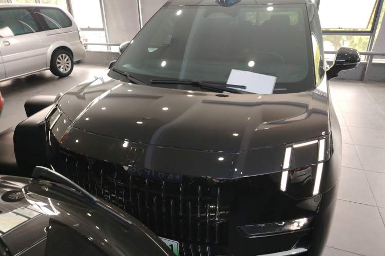 Used Zeekr 009 2024 Six-Seat Executive Version 4WD 108 kWh Front