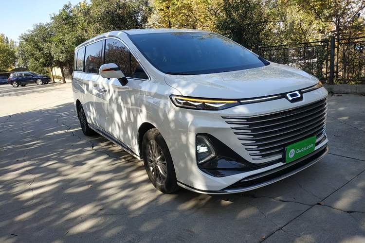 Used Bestune M9 2023 2.0T Prestige Edition
