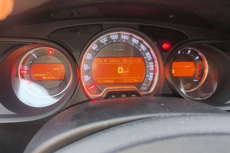 Used Citroen C5 2011 2.3L Automatic Zunyu Version Instrument Cluster