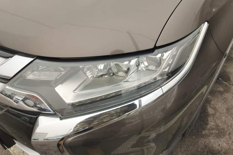 Used Mitsubishi Outlander 2018 2.4L 4x4 Luxury Edition 7-Seater