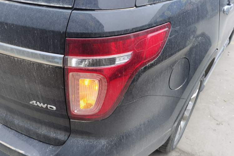 Used Ford Explorer 2013 3.5L Deluxe Model