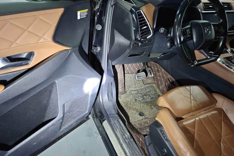 Used DS 7 2018 45THP Rivoli Pioneer Edition
