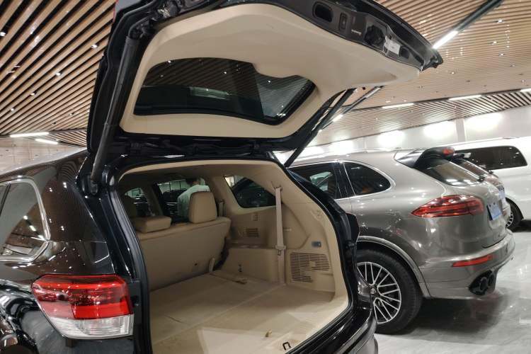 Used Toyota Highlander 2018 2.0T Four-Wheel Drive Prestige Version 7 Seats China VI Standard
