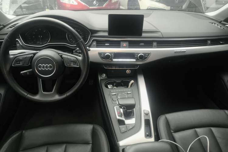 Used Audi A5 2017 Sportback 40 TFSI Fashion Model Center Console