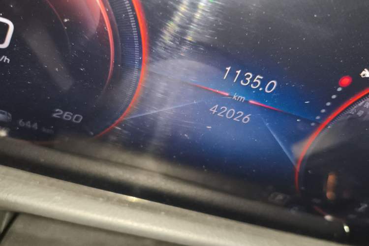 Used Mercedes-Benz GLB 2023 GLB 220 Fashion Model Odometer Close Up