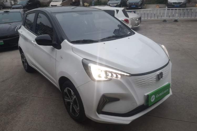 Used CHANGAN Benni E-Star 2020 Xinyue Edition Lithium Iron Phosphate (31.18 kWh) Front Right 45 Deg