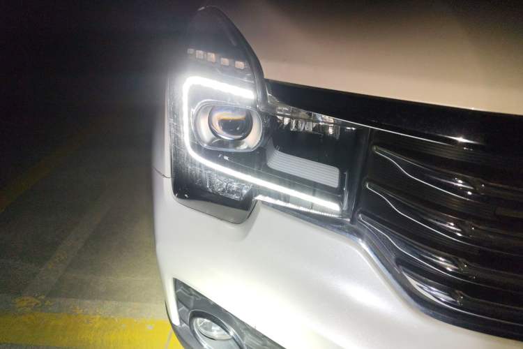 Used GAC Trumpchi GS7 2017 280T Two-Wheel Drive Luxury Model
