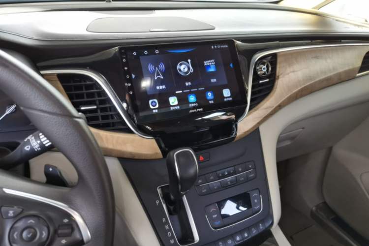Used Buick GL8 2017 ES 28T Comfort Model China V Standard
