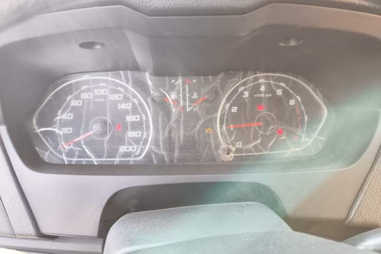 Used Leopaard Q6 2015 2.4L Manual 4x4 Excellence Edition
