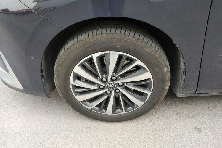 Used Buick GL8 New Energy 2026 Model Lu Zun Luxury Edition Left Front Wheel Hub