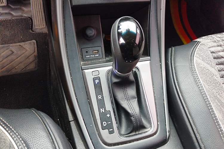 Used Hyundai Elantra (5th Generation / Langdong) 2016 1.6L Automatic Smart Version