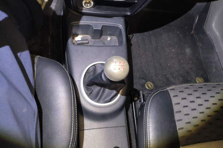 Used Suzuki SX4 2011 Hatchback 1.6L Manual Sport Model Gear Lever