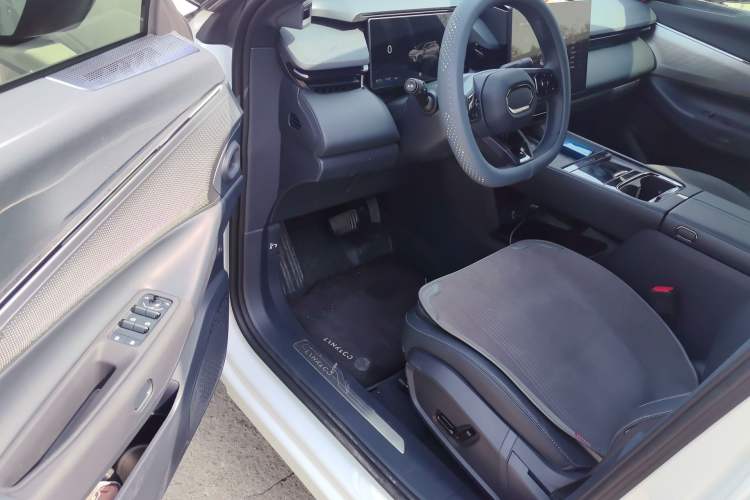 Used Lynk & Co 08 EM-P 2026 Model 160 Long-Range Max