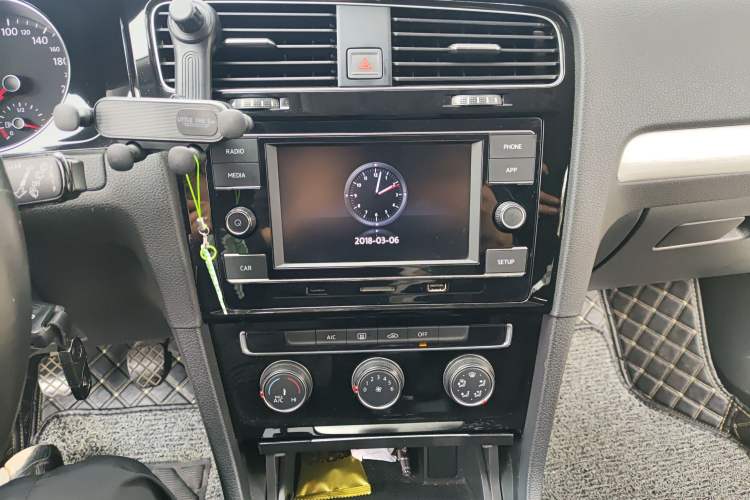 Used Volkswagen Golf 2018 1.6L Manual Fashion Edition
