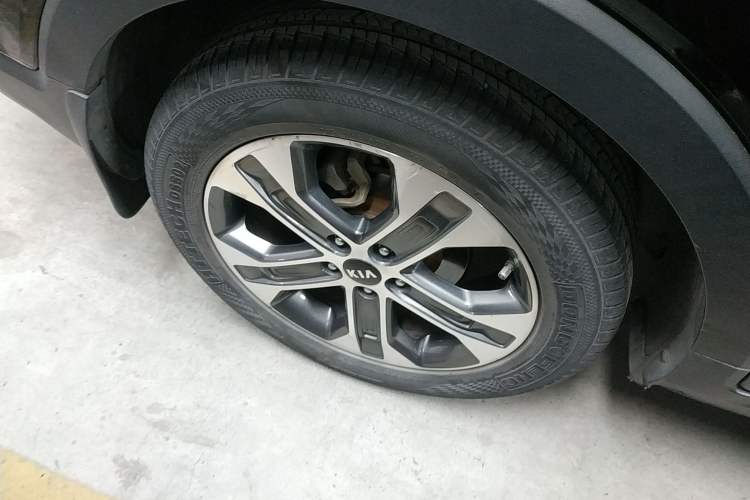 Used Kia Sportage R 2019 2.0L Automatic Smart Luxury Edition Right Rear Wheel Hub