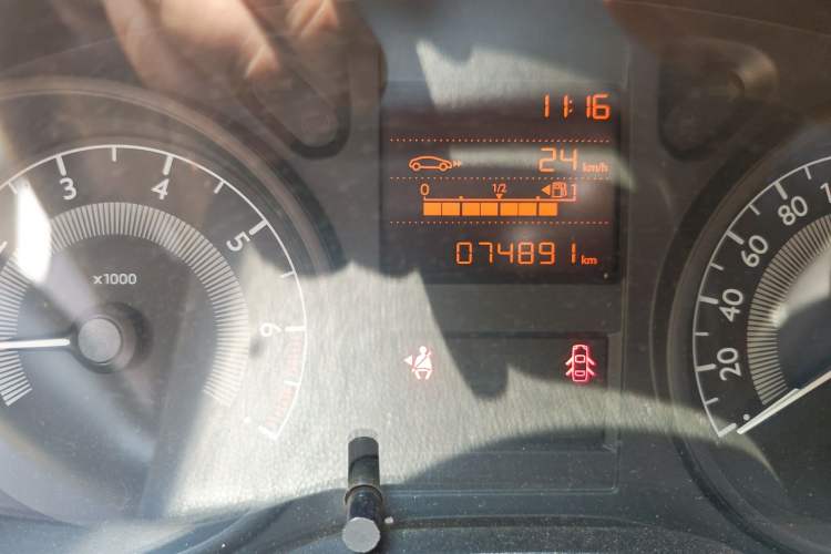 Used Peugeot 301 2014 1.6L Manual Comfort Edition Odometer Close Up