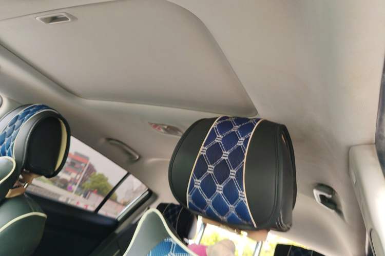 Used Kia Sportage R 2015 2.0L Automatic Two-Wheel Drive GLS Headliner