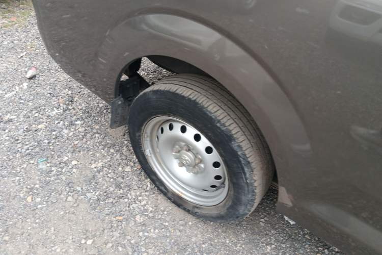 Used Kuayue Kuayue Xing V5 EV 2021 Luxury 6-Seater Passenger Bus with Lingdian System