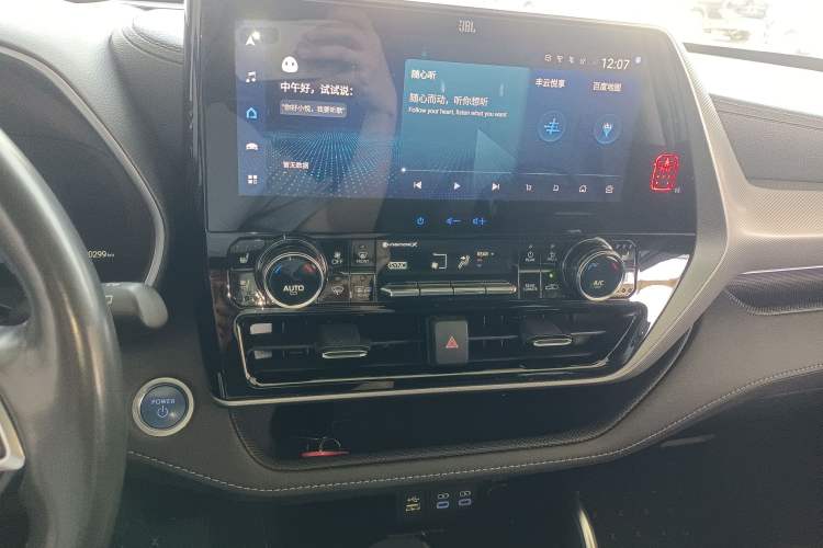 Used Toyota Highlander 2022 Dual-Engine 2.5L Four-Wheel Drive Supreme Edition 7-Seater Audio And AC Panel