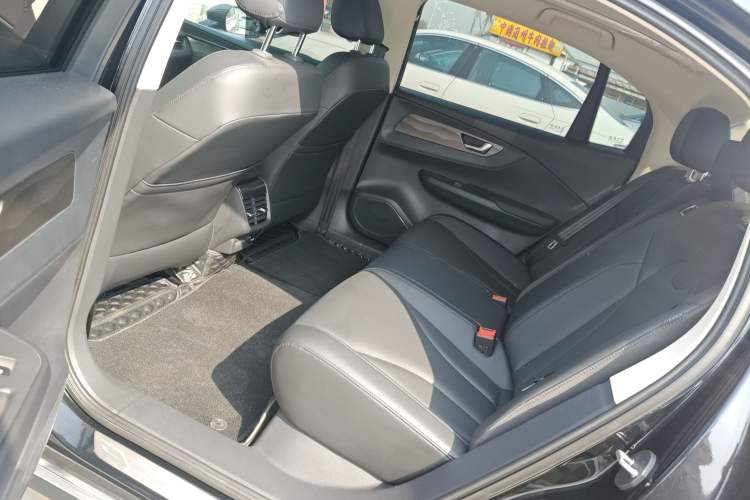 Used Hongqi E-QM5 2022 431 km Charge & Enjoy Edition Left Rear Seat