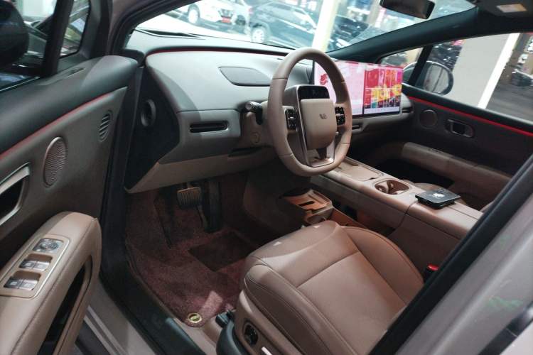 Used Li Auto Li Auto i6 2025 Model Two-Wheel-Drive Standard Type
