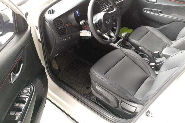 Used Kia KX Cross 2017 1.4L AT GLS
