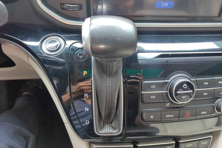 Used GAC Trumpchi M8 2018 320T Luxury Edition Gear Lever