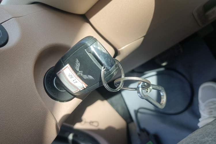 Used Wuling Hongguang MINIEV 2025 Four-Door Version Advanced Edition Vehicle Key