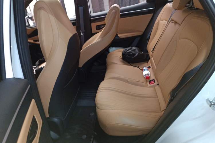 Used Geely Galaxy L7 2024 1.5T 115 km PLUS Dragon Edition Left Rear Seat