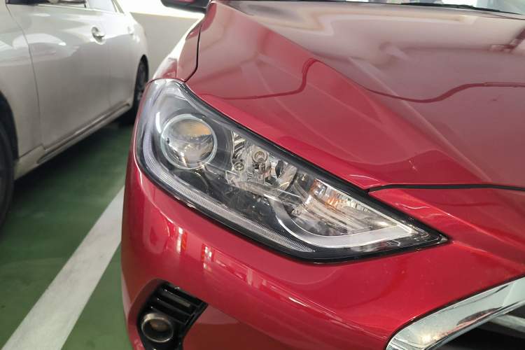 Used Hyundai Elantra (6th Generation / Lingdong) 2018 1.4T Dual-Clutch Xuan Dong · Dynamic Edition Right Front Headlight