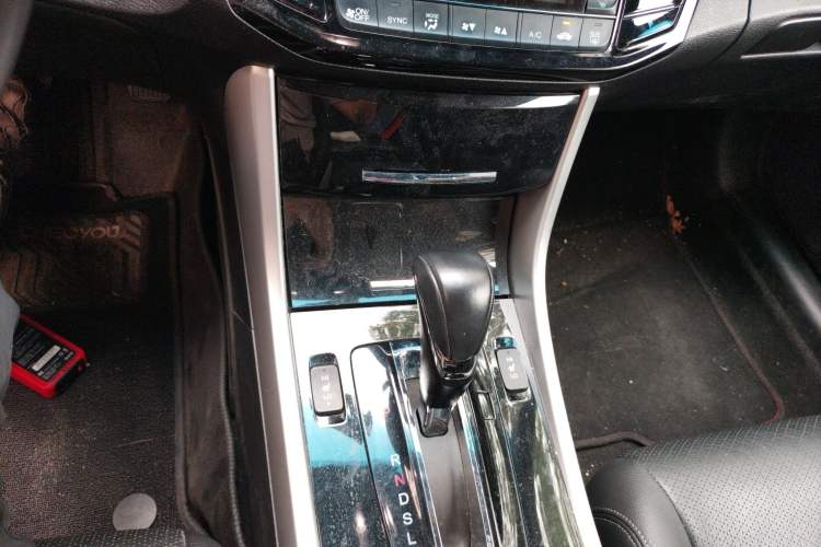 Used Honda Accord 2016 2.0L Elite Edition Gear Lever