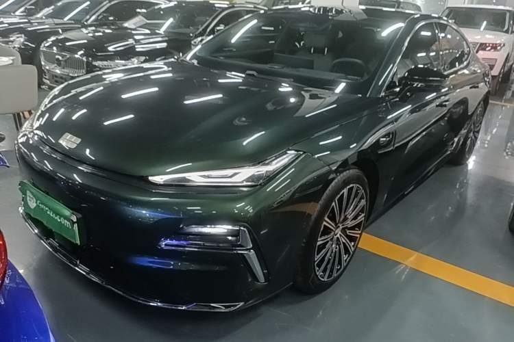 Used Geely Galaxy 8 2025 130km EM-P Starship Edition