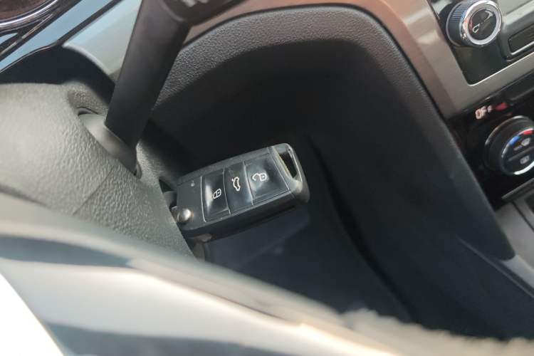 Used Volkswagen Lamando 2015 330TSI DSG Comfort Edition
