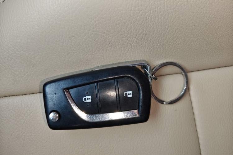 Used Toyota RAV4 2015 2.0L CVT Two-Wheel Drive Fashion Edition