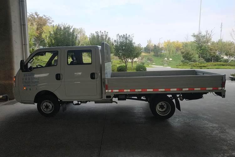 Used Kuayue Kuayue Zhe D5 2021 1.6L Standard Edition Double-Cab Flatbed with Dual Rear Wheels 3050mm Cargo Bed DAM16KL
