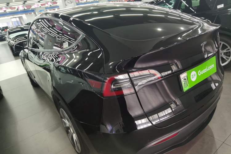 Used Tesla Model Y 2021 Long-Range All-Wheel-Drive Version
