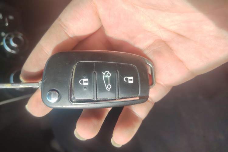 Used Kia K2 2012 Sedan 1.4L MT TOP Commemorative Edition