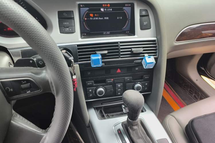 Used Audi A6L 2011 2.0 TFSI Automatic Standard Edition Audio And AC Panel