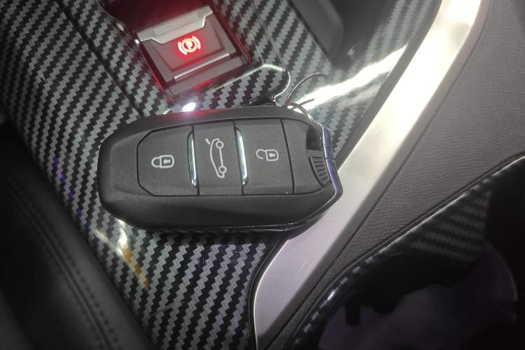 Used Peugeot 5008 2021 400THP 7-Seater Luxury Edition
