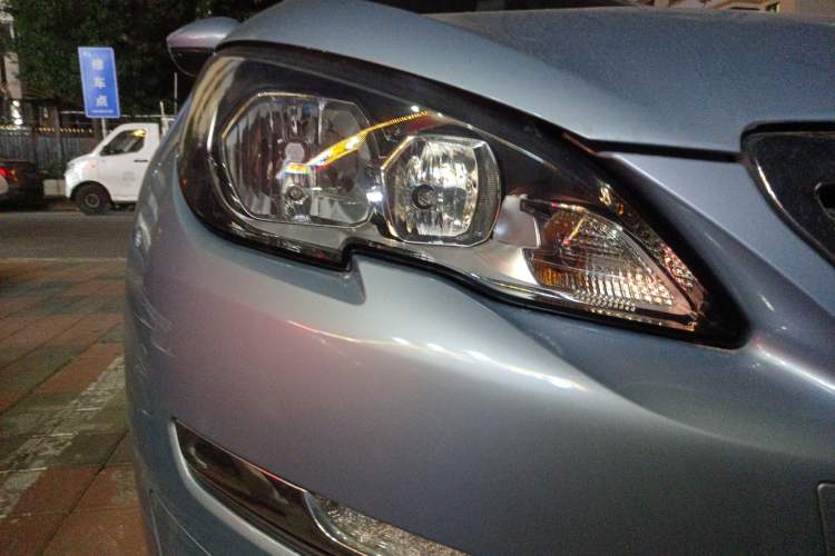 Used Peugeot 308S 2015 1.2T Automatic Jingchi Edition Right Front Headlight