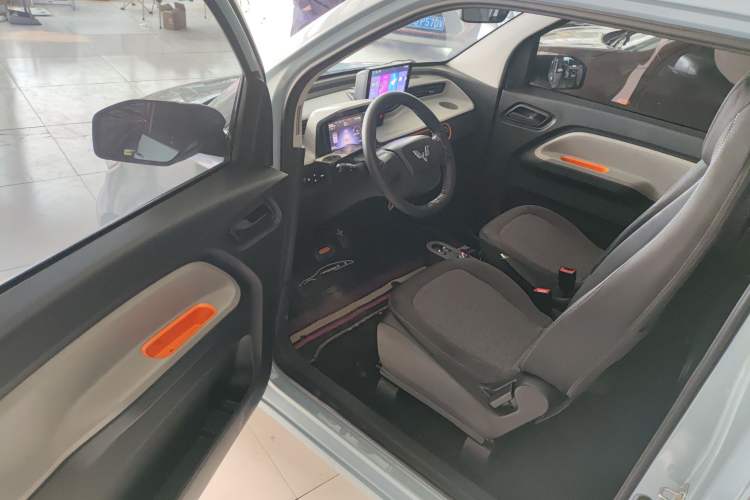 Used Wuling Hongguang MINIEV 2022 Zizai Version Lithium-NMC Driver Seat