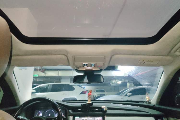 Used Jaguar XFL 2018 XFL 2.0T 250 PS Luxury Edition Headliner